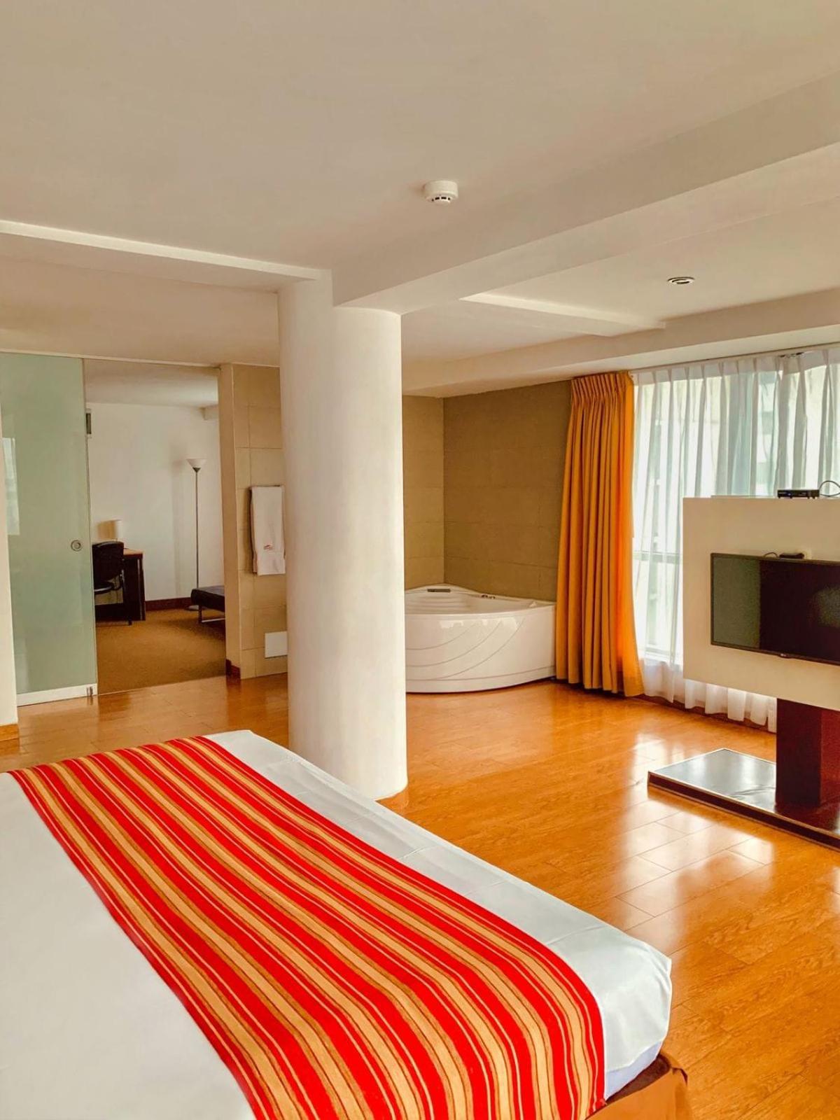 Allpa Hotel & Suites Lima Bagian luar foto